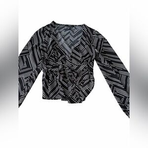 Forever 21 Black and White Geometric Blouse